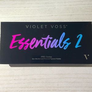 Essentials 2 eyeshadow pallet